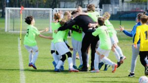 Read more about the article Raport młodzieżowy: wygrane młodzików i żaków, fotorelacja z meczów w Szubinie