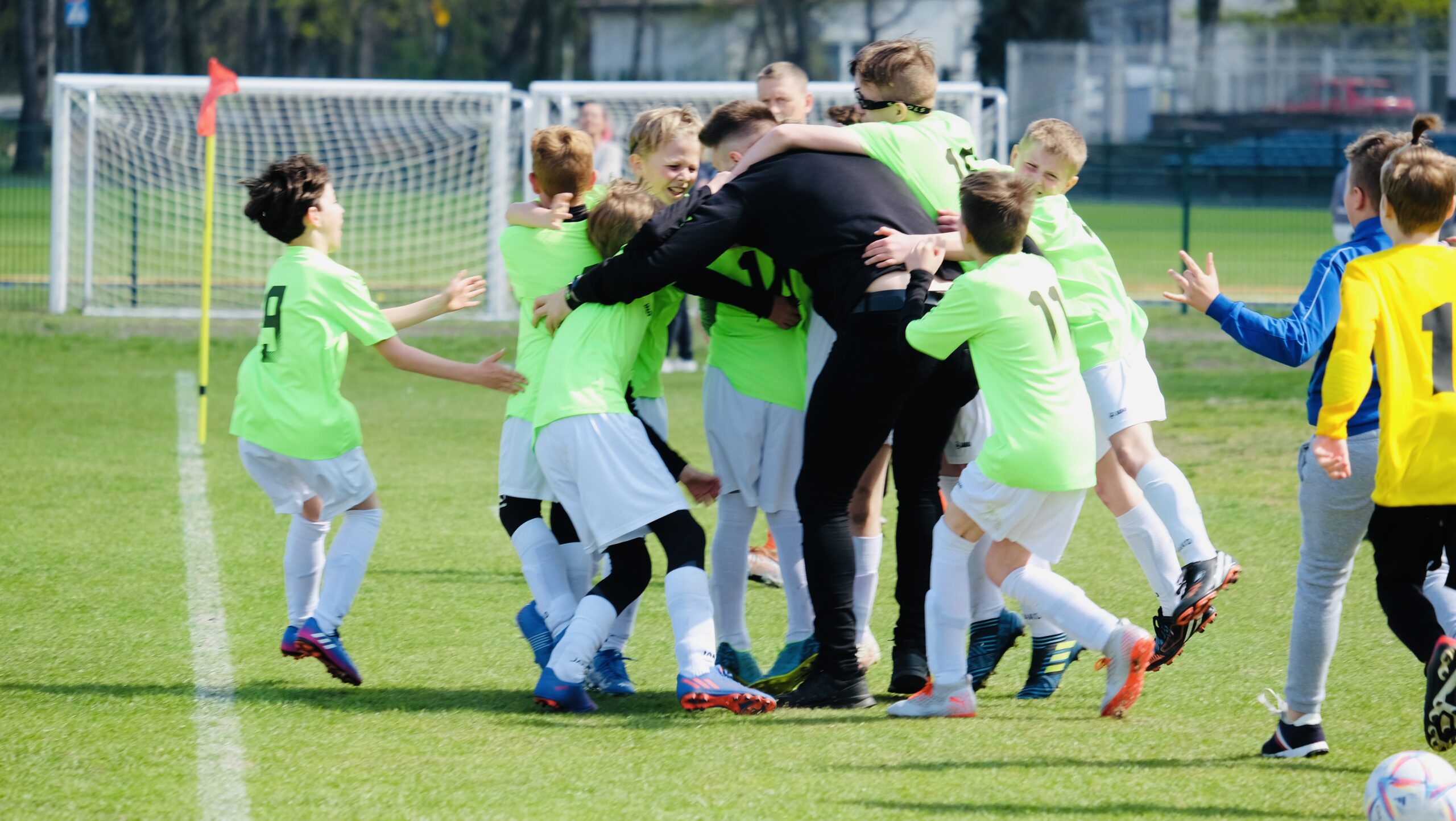 Read more about the article Raport młodzieżowy: wygrane młodzików i żaków, fotorelacja z meczów w Szubinie