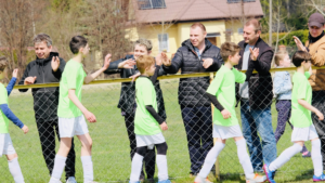 Read more about the article Trenuj w „biało-niebieskich” barwach!