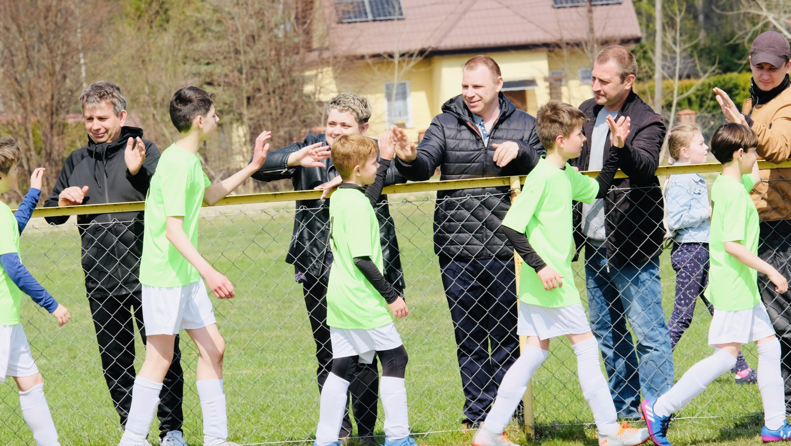 Read more about the article Trenuj w „biało-niebieskich” barwach!