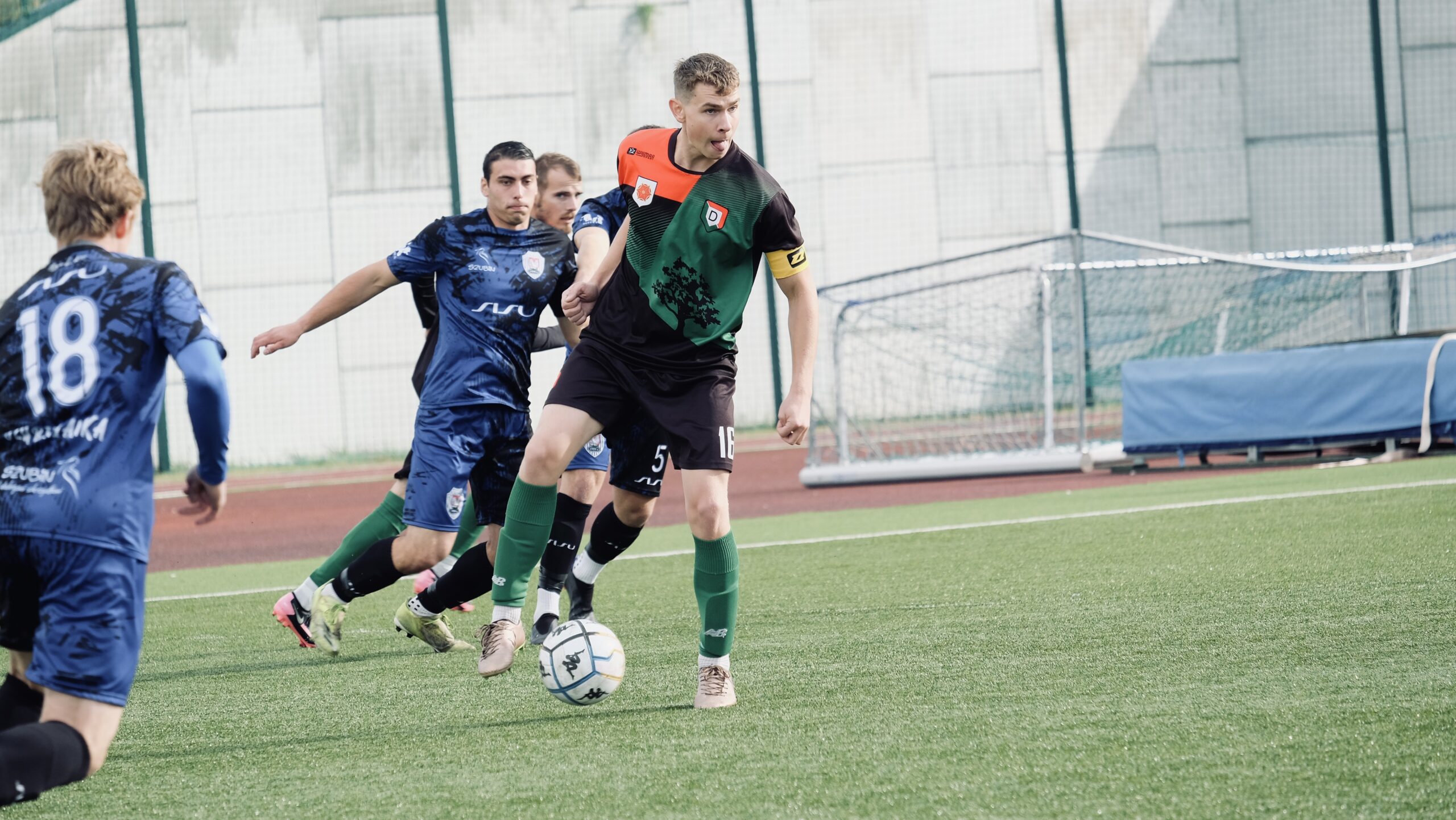 Read more about the article Waleczna Szubinianka tylko remisuje z Dębem